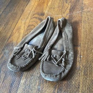 Minnetonka Moccasins (Size 7)